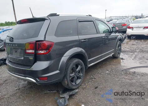 2019 Dodge Journey Crossroad z USA, uszkodzony, nr VIN 3C4PDCGG0KT717656